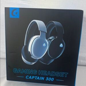 Captain 300 Gaming Headset - Black and White